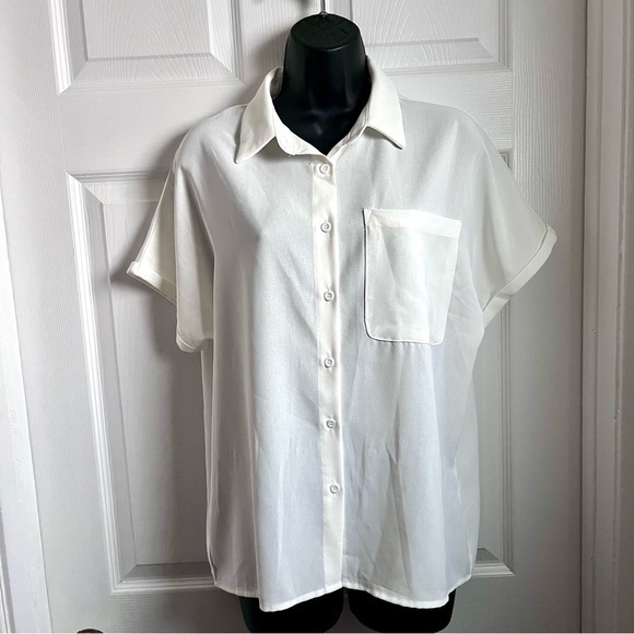 Tops - 3/25$💥 White Blouse Top button down Large Women collared Short sleeve casual